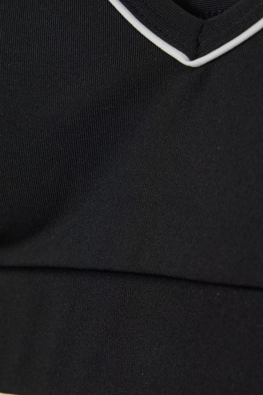Kadın Slim Fit Dar Kesim Çapraz Bağlamalı Askılı V Yaka Siyah Crop 