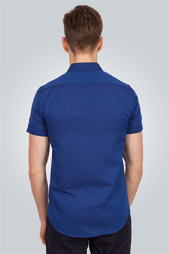 Erkek Slim Fit Dar Kesim Kısa Kollu Pamuklu Oxford Doku Sax Mavi Düğmeli Yaka Gömlek