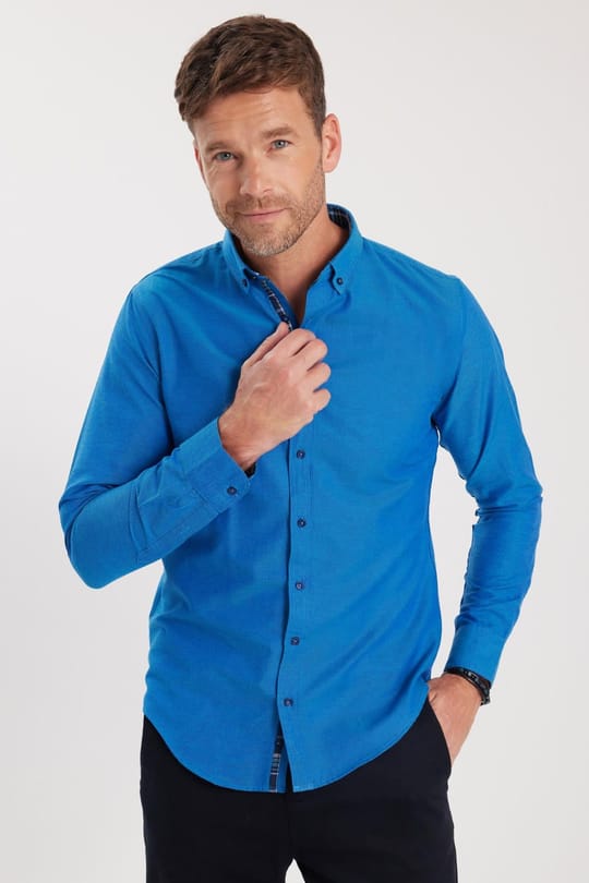 Erkek Slim Fit Dar Kesim Uzun Kollu Pamuklu Oxford Doku Lacivert Düğmeli Yaka Gömlek