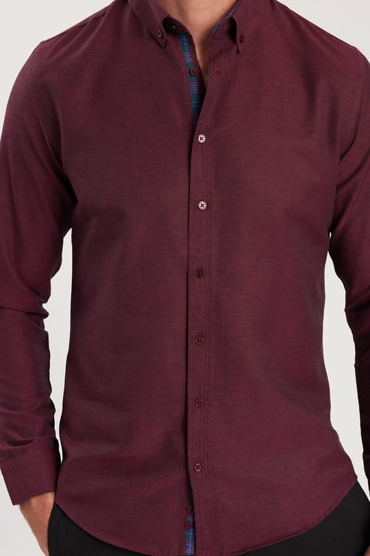 Erkek Slim Fit Dar Kesim Uzun Kollu Pamuklu Oxford Doku Kolay Ütülenebilir Bordo Düğmeli Yaka Gömlek