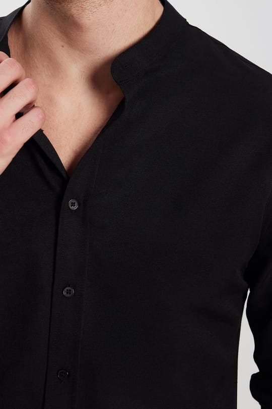 Erkek Slim Fit Dar Kesim Pamuklu Kolay Ütü Siyah Hakim Yaka Gömlek