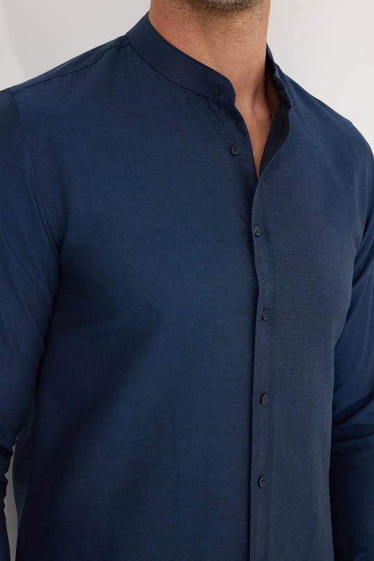 Erkek Slim Fit Dar Kesim Pamuklu Kolay Ütü Lacivert Hakim Yaka Gömlek