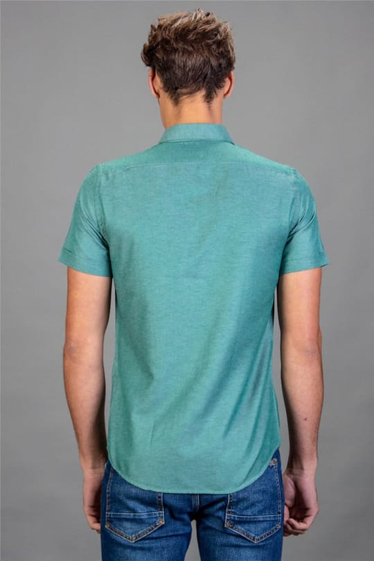 Erkek Slim Fit Dar Kesim Kısa Kollu Pamuklu Oxford Doku Kolay Ütülenebilir Yeşil Düğmeli Yaka Gömlek