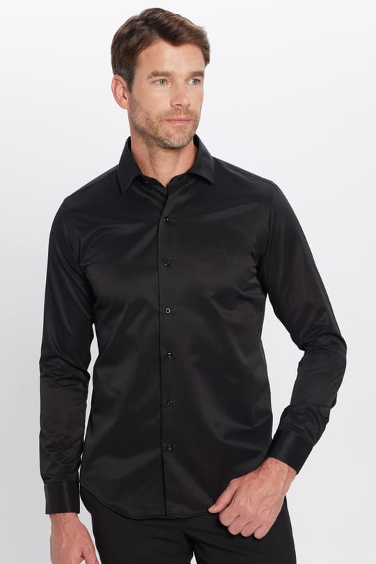 Erkek Slim Fit Dar Kesim Pamuklu Düz Siyah Gömlek