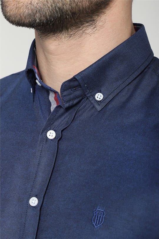 Erkek Slim Fit Dar Kesim Kısa Kollu Pamuklu Oxford Doku İndigo Düğmeli Yaka Gömlek