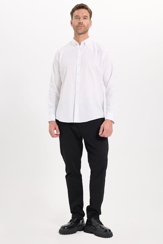 Erkek Slim Fit Dar Kesim Uzun Kollu Pamuklu Kolay Ütülenebilir Beyaz Düğmeli Yaka Gömlek