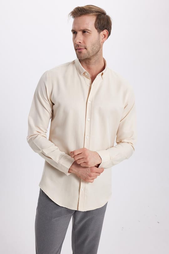 Erkek Slim Fit Dar Kesim Pamuklu Kolay Ütü Krem Düğmeli Yaka Gömlek