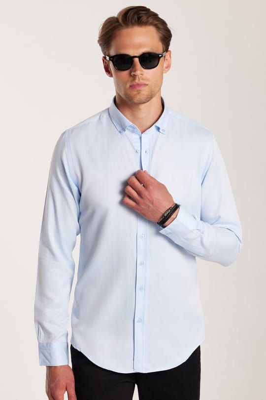 Erkek Slim Fit Dar Kesim Pamuklu Kolay Ütü Mavi Düğmeli Yaka Gömlek