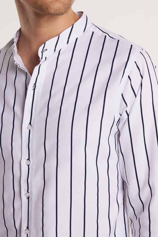 Slim Fit Uzun Kollu Hakim Yaka Pamuklu Kolay Ütü Çizgili Erkek Beyaz Gömlek