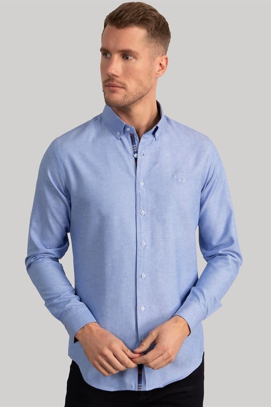 Erkek Slim Fit Dar Kesim Uzun Kollu Pamuklu Oxford Doku Kolay Ütülenebilir Mavi Düğmeli Yaka Gömlek
