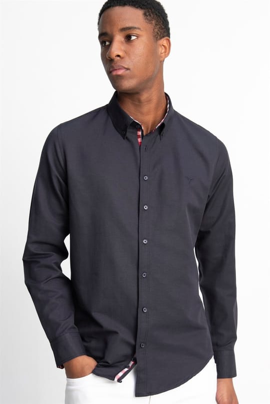 Erkek Slim Fit Dar Kesim Uzun Kollu Pamuklu Oxford Doku Lacivert Düğmeli Yaka Gömlek