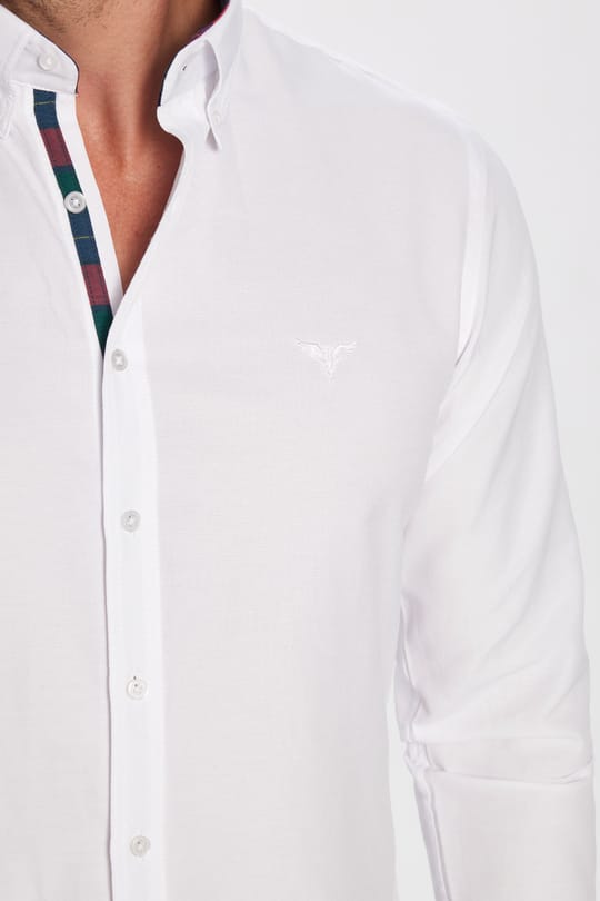 Erkek Slim Fit Dar Kesim Uzun Kollu Pamuklu Oxford Doku Kolay Ütülenebilir Beyaz Düğmeli Yaka Gömlek