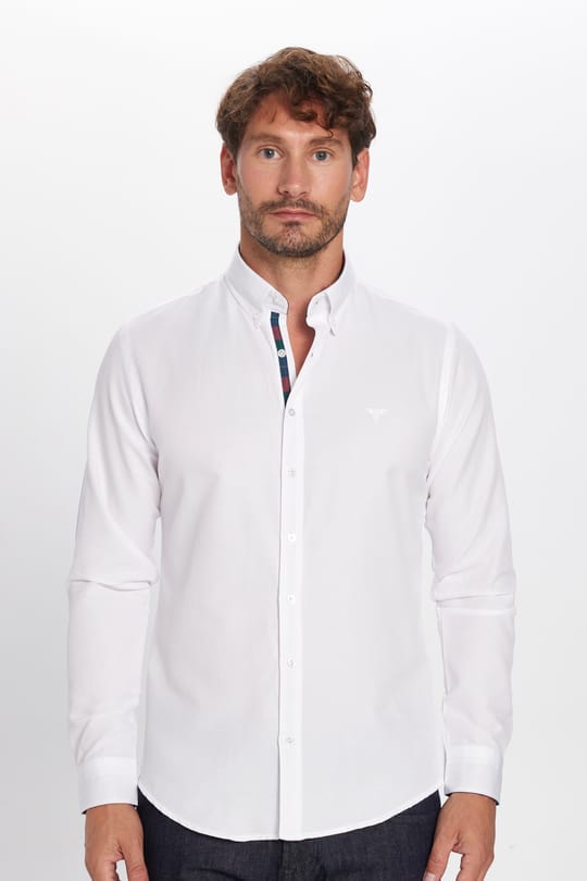 Erkek Slim Fit Dar Kesim Uzun Kollu Pamuklu Oxford Doku Kolay Ütülenebilir Beyaz Düğmeli Yaka Gömlek