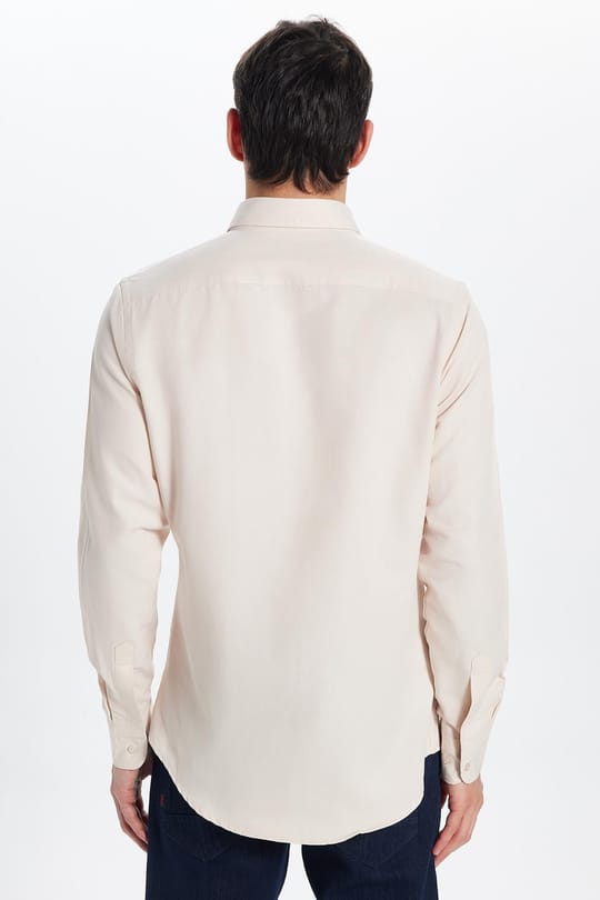 Erkek Slim Fit Dar Kesim Uzun Kollu Pamuklu Oxford Doku Kolay Ütülenebilir Bej Düğmeli Yaka Gömlek