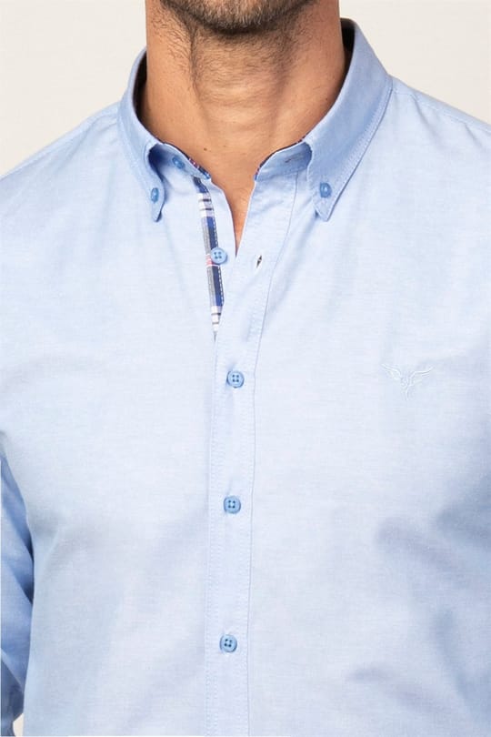Erkek Slim Fit Dar Kesim Uzun Kollu Pamuklu Oxford Doku Kolay Ütülenebilir Mavi Düğmeli Yaka Gömlek