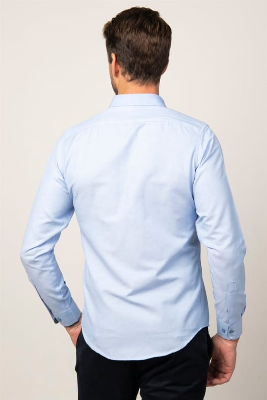 Erkek Slim Fit Dar Kesim Uzun Kollu Pamuklu Oxford Doku Kolay Ütülenebilir Mavi Düğmeli Yaka Gömlek