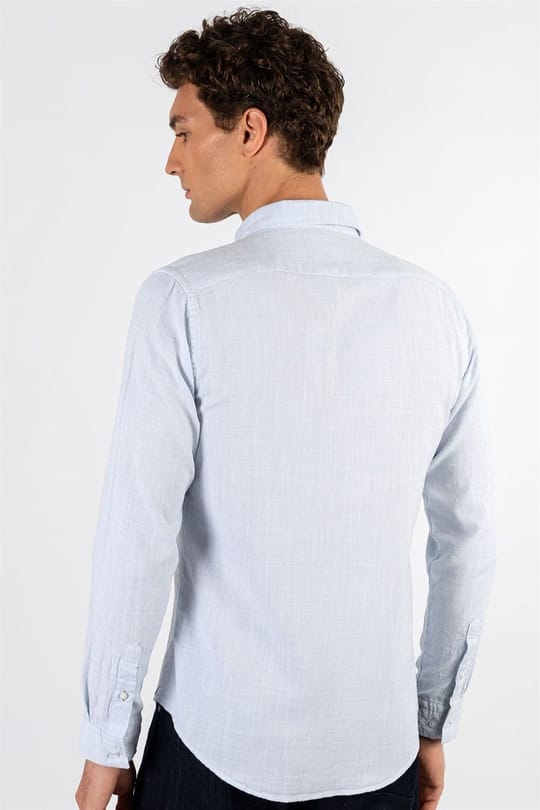 Erkek Slim Fit Dar Kesim Uzun Kollu %100 Pamuk Keten Doku Garnili Mavi Gömlek
