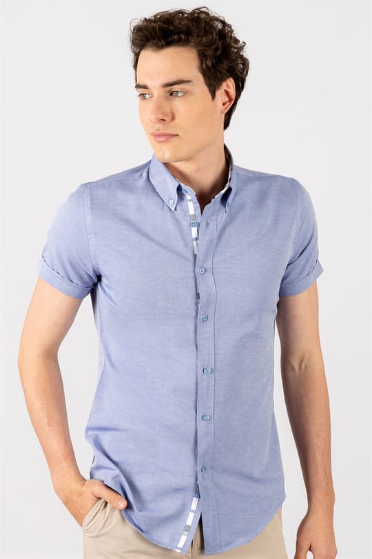 Erkek Slim Fit Dar Kesim Kısa Kollu Pamuklu Oxford Doku Sax Mavi Düğmeli Yaka Gömlek