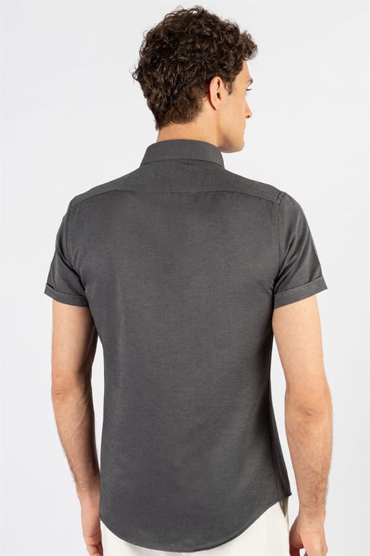 Erkek Slim Fit Dar Kesim Kısa Kollu Pamuklu Oxford Doku Kolay Ütülenebilir Gri Düğmeli Yaka Gömlek
