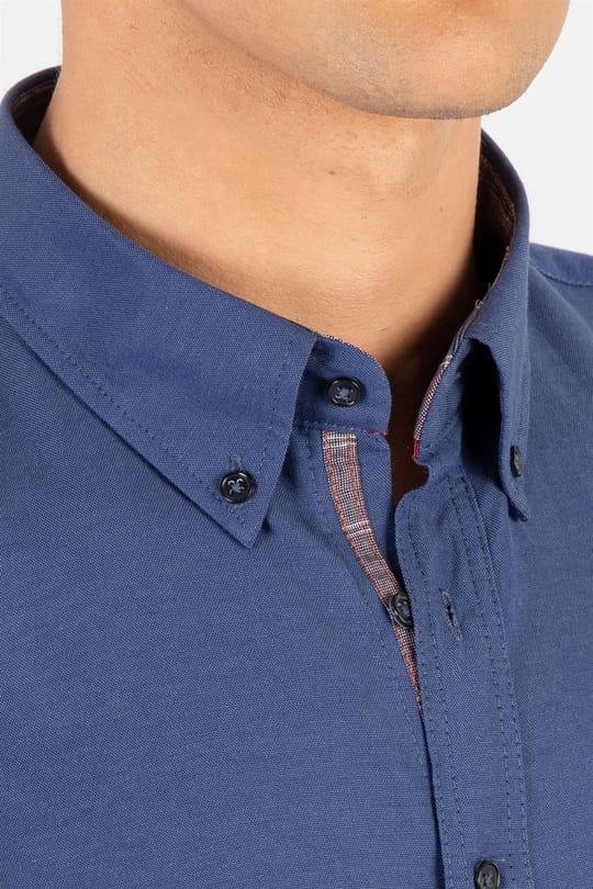 Erkek Slim Fit Dar Kesim Kısa Kollu Pamuklu Oxford Doku İndigo Düğmeli Yaka Gömlek