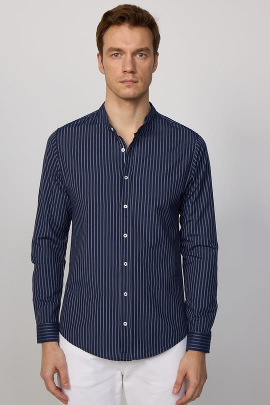 Slim Fit Uzun Kollu Hakim Yaka Pamuklu Kolay Ütü Çizgili Erkek Lacivert Gömlek