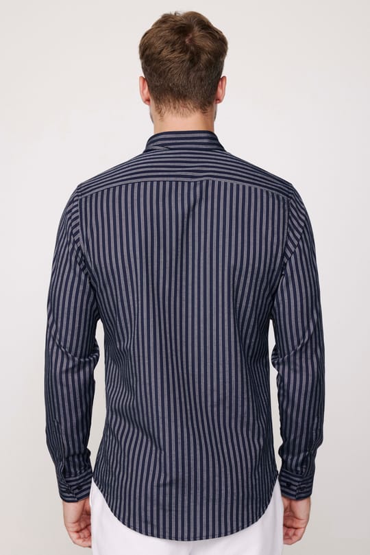 Erkek Slim Fit Dar Kesim Uzun Kollu Pamuklu Kolay Ütü Çizgili Lacivert Düğmeli Yaka Gömlek