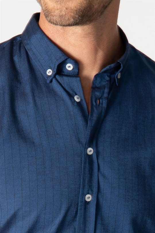 Slim Fit Uzun Kollu Düğmeli Yaka Pamuklu Kolay Ütü Çizgili Erkek Gömlek