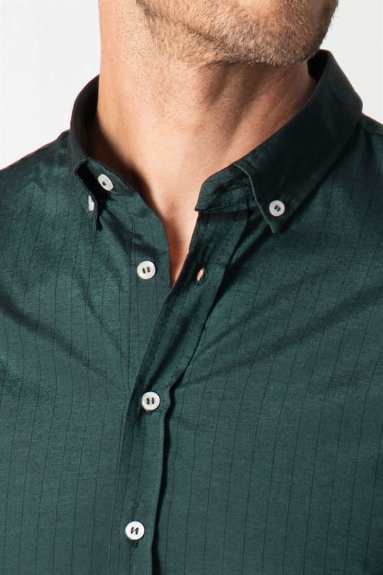 Slim Fit Uzun Kollu Düğmeli Yaka Pamuklu Kolay Ütü Çizgili Erkek Gömlek