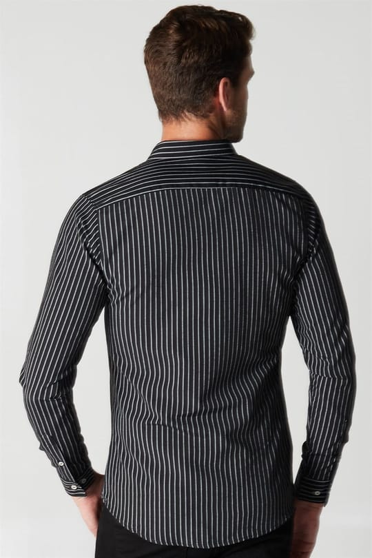 Slim Fit Uzun Kollu Düğmeli Yaka Pamuklu Kolay Ütü Çizgili Erkek Gömlek
