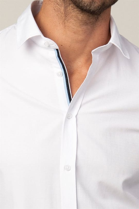 Slim Fit Uzun Kollu Armürlü Düğme Patı Manşet İçi Biyeli Erkek Beyaz Gömlek