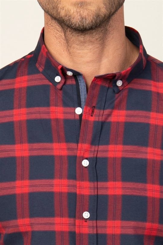 Erkek Slim Fit Dar Kesim Uzun Kollu Pamuklu Kolay Ütü Kareli Düğmeli Yaka Gömlek