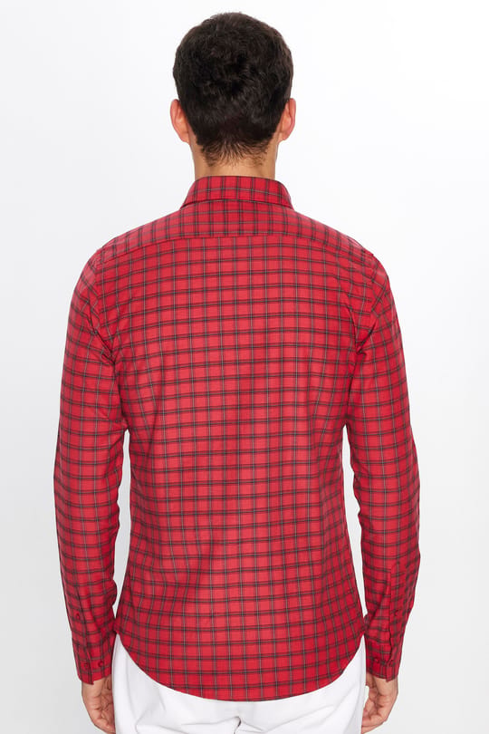 Erkek Slim Fit Dar Kesim Uzun Kollu Pamuklu Kolay Ütü Kareli Düğmeli Yaka Gömlek