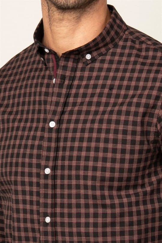 Erkek Slim Fit Dar Kesim Uzun Kollu Pamuklu Kolay Ütü Kareli Düğmeli Yaka Gömlek