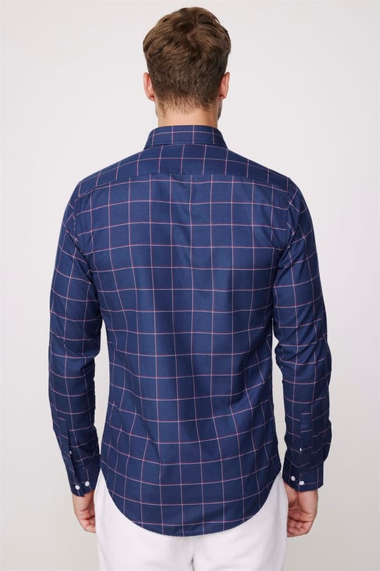 Erkek Slim Fit Dar Kesim Uzun Kollu Pamuklu Kolay Ütü Kareli Düğmeli Yaka Gömlek