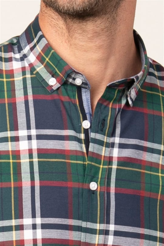 Erkek Slim Fit Dar Kesim Uzun Kollu Pamuklu Kolay Ütü Kareli Düğmeli Yaka Gömlek