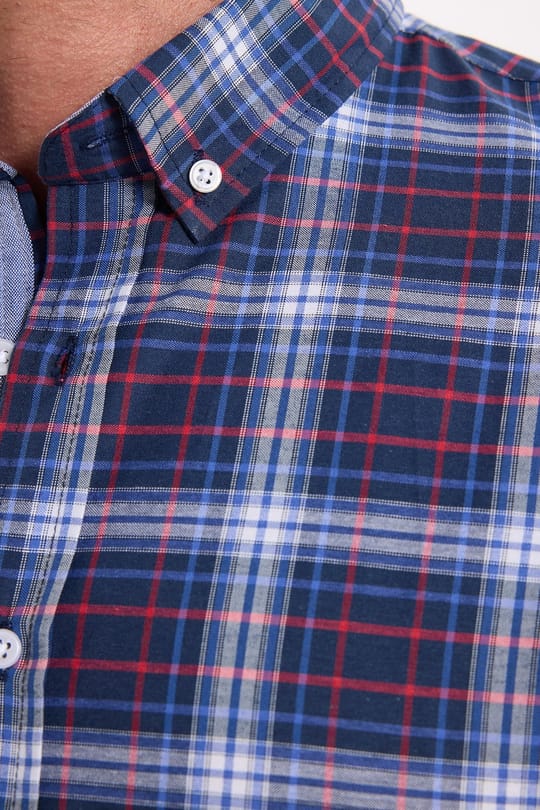 Erkek Slim Fit Dar Kesim Uzun Kollu Pamuklu Kolay Ütülenebilir Kareli Düğmeli Yaka Gömlek