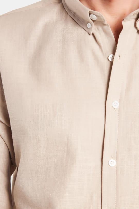 Erkek Slim Fit Dar Kesim %100 Pamuk Keten Doku Düğmeli Yaka Taş Renk Gömlek