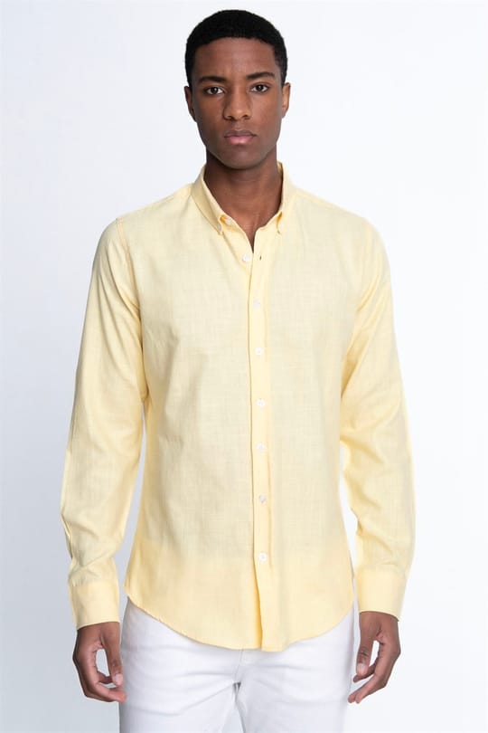Erkek Slim Fit Dar Kesim %100 Pamuk Keten Doku Düğmeli Yaka Sarı Gömlek