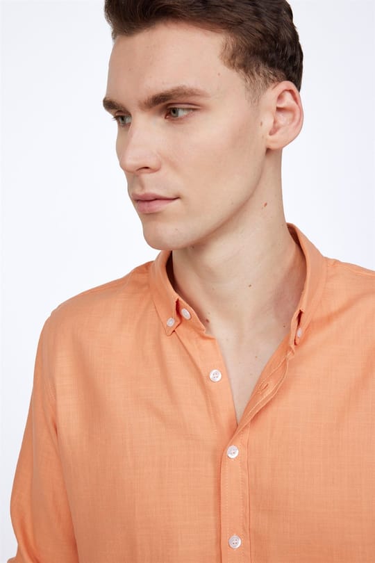 Erkek Slim Fit Dar Kesim %100 Pamuk Keten Doku Düğmeli Yaka Turuncu Gömlek