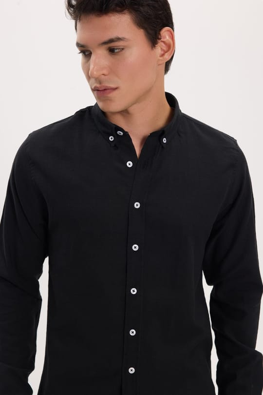 Erkek Slim Fit Dar Kesim %100 Pamuk Keten Doku Düğmeli Yaka Siyah Gömlek