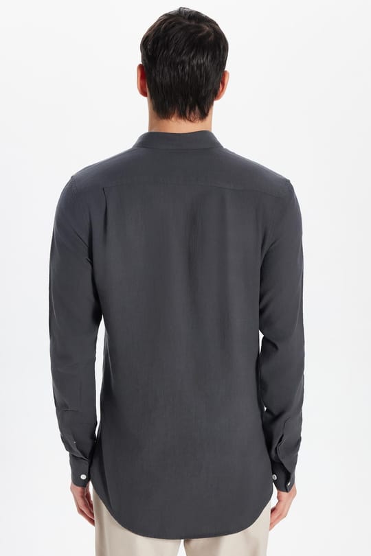 Erkek Slim Fit Dar Kesim %100 Pamuk Keten Doku Düğmeli Yaka Füme Gömlek