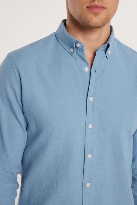 Erkek Slim Fit Dar Kesim %100 Pamuk Keten Doku Düğmeli Yaka Mavi Gömlek