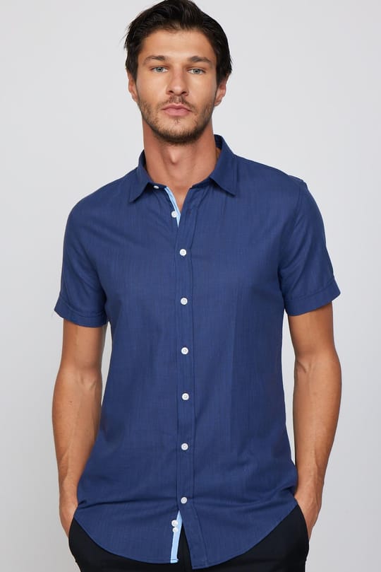 Erkek Slim Fit Dar Kesim Kısa Kollu %100 Pamuk Keten Doku Cepli Lacivert Gömlek