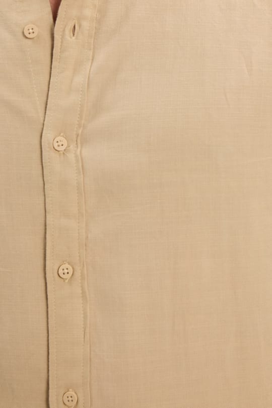 Erkek Slim Fit Dar Kesim Uzun Kollu %100 Pamuk Keten Doku Hakim Yaka Bej Gömlek