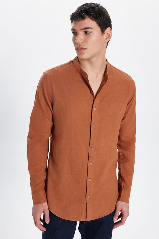 Erkek Slim Fit Dar Kesim Uzun Kollu %100 Pamuk Keten Doku Hakim Yaka Kiremit Renk Gömlek