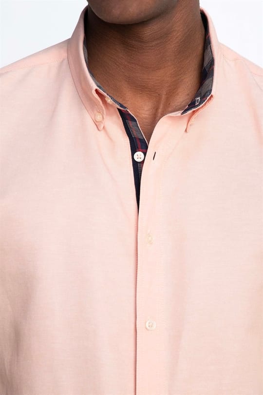 Erkek Slim Fit Dar Kesim Kısa Kollu Pamuklu Oxford Doku Kolay Ütülenebilir Pembe Düğmeli Yaka Gömlek