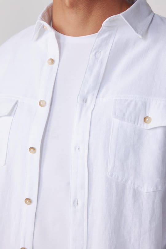 Erkek Slim Fit Dar Kesim %100 Pamuk Keten Doku Çift Cep Spor Yaka Beyaz Gömlek