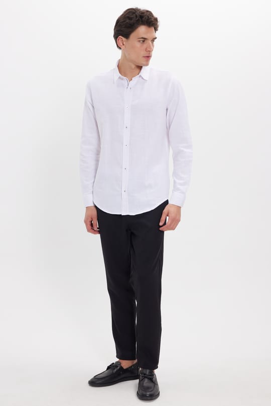 Erkek Slim Fit Dar Kesim Uzun Kollu %100 Pamuk Keten Doku Apoletli Beyaz Gömlek