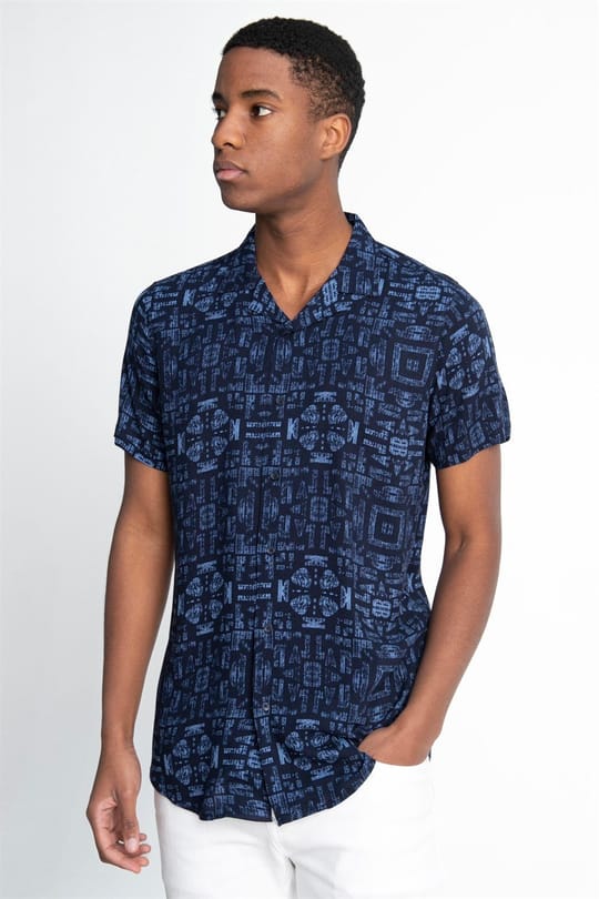 Slim Fit Dar Kesim Apaj Yaka Viskon Kısa Kol Erkek Spor Gömlek