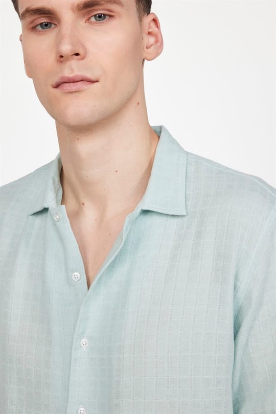 Slim Fit Dar Kesim Uzun Kollu Desenli Müslin Kumaş Apaş Yaka Mint Gömlek